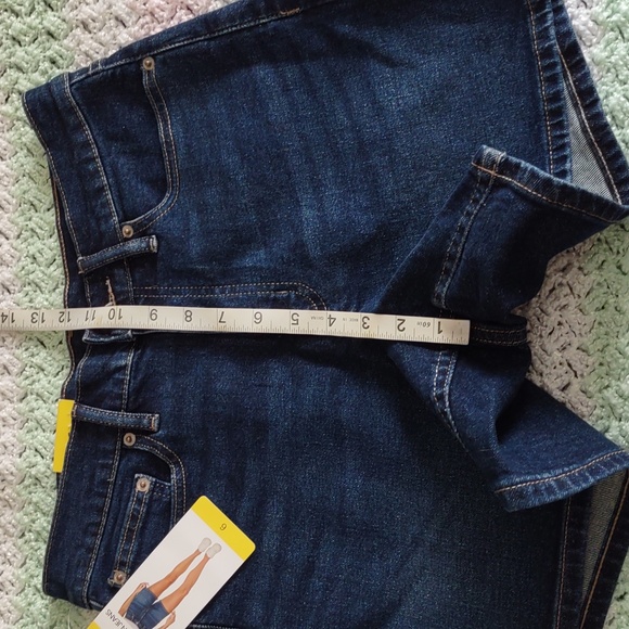 NWT Calvin Klein Size 6 Midrise Classic 5 Pocket Blue Jean Shorts - Picture 11 of 12